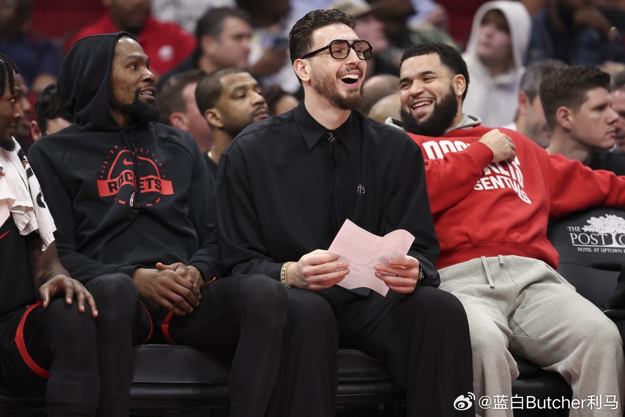 范弗里特：我说了一整年了 我们在季后赛会比常规赛打得好4月4日讯 近日，范弗里特