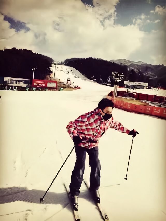 许凯 我以为滑雪就那几张 竟然还有我没看过的小时候的soso好可爱呀