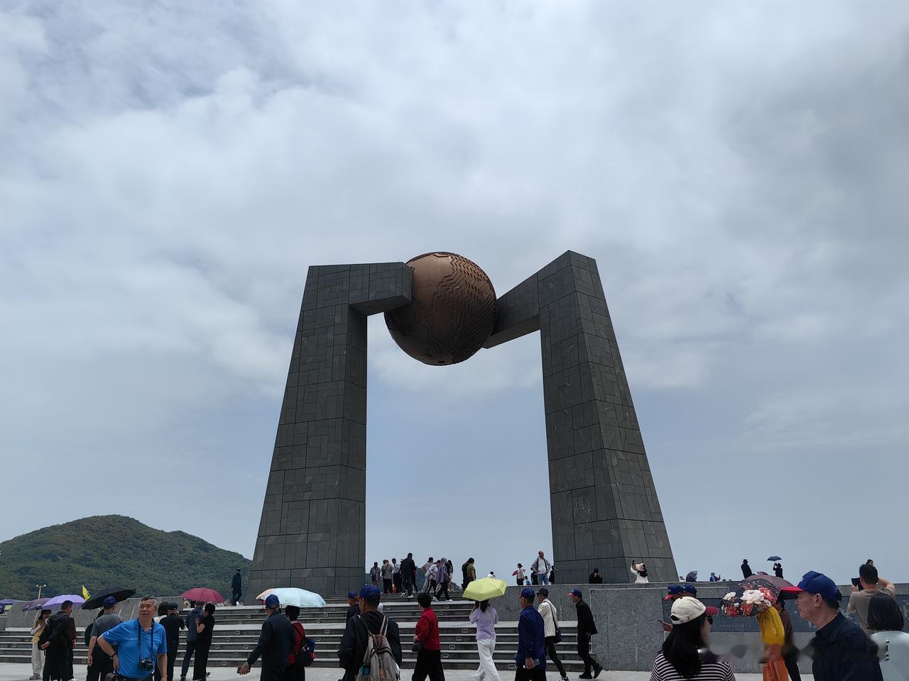 北回归线，自然条件不错，交给“浙江团队”，能让利益最大化！本土策划团队还是有点跟