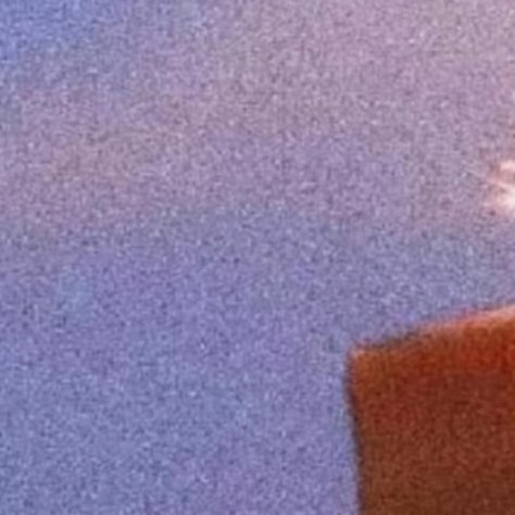 人生是一万次的春和景明·每日一善·阳光信用暗巷尽处有野樱绽放，裂缝深处藏着春雷。
