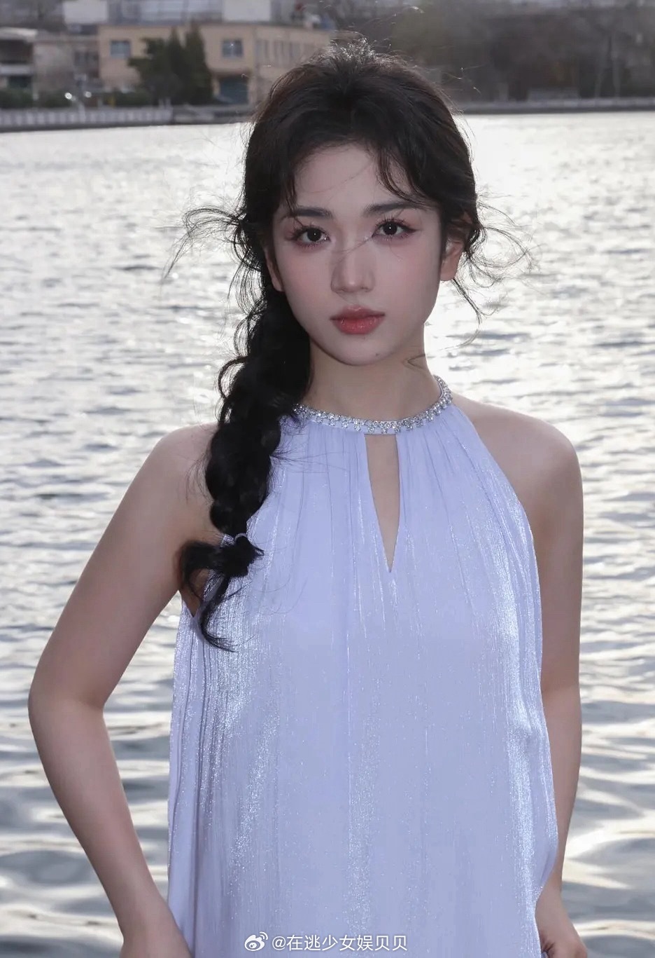 代露娃是高配版田曦薇吗，无刘海也挺有辨识度 