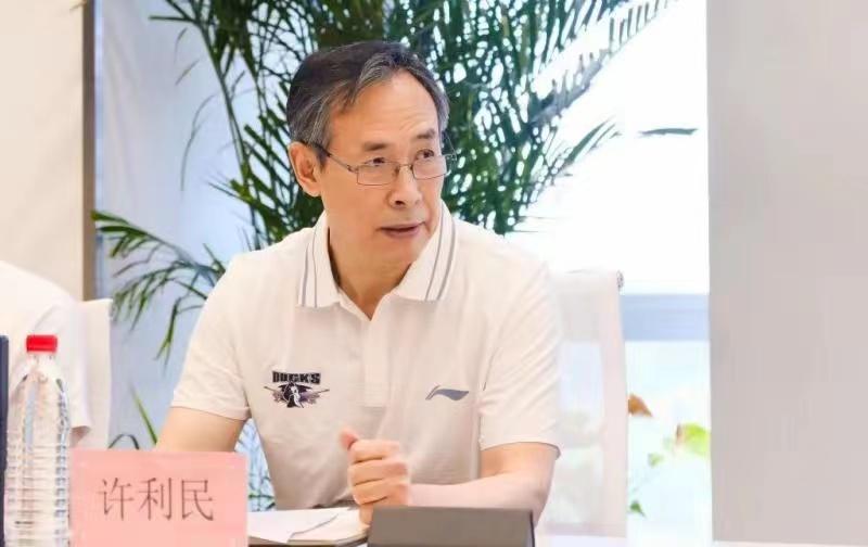 雷厉风行，北汽男篮新帅许利民上任三把火！
1、“曲线求贤”请出前国家队主帅李楠。