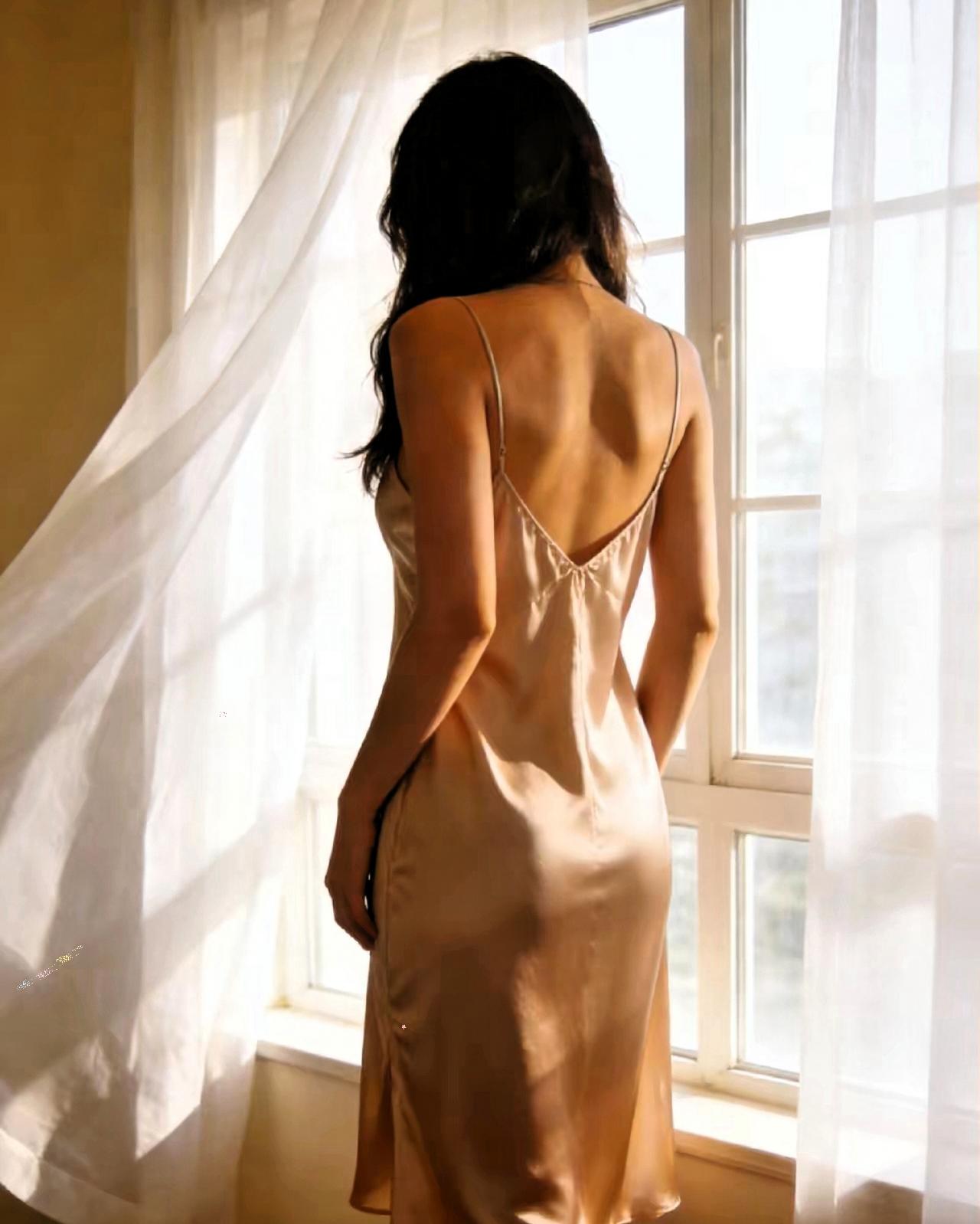 纵欲过度，就是在玩火自焚！
​小区物业的上班的一女子，30多岁了，来上班没一个月