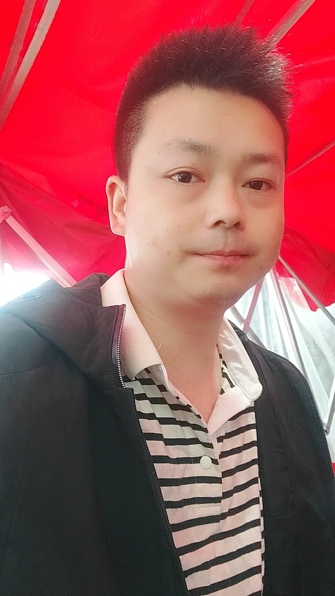 情绪价值到位了 感情就有了 陪伴和生理价值到位了 爱就难舍难分了 劳动...