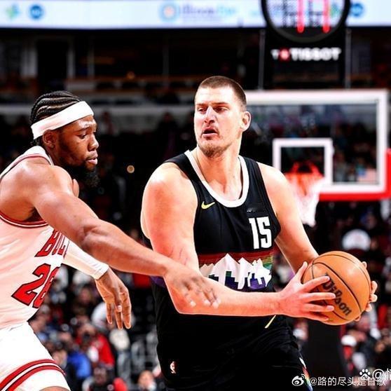 《惊天逆转！约基奇22+14+17+4，布泽利斯21+8+3，新成就诞生，联盟第