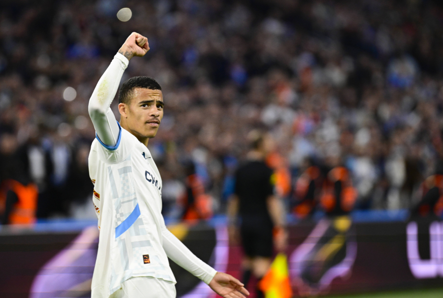 法甲第22轮，马赛2-2战平斯特拉斯堡。比赛第14分钟，古伊里直塞，格林伍德禁区