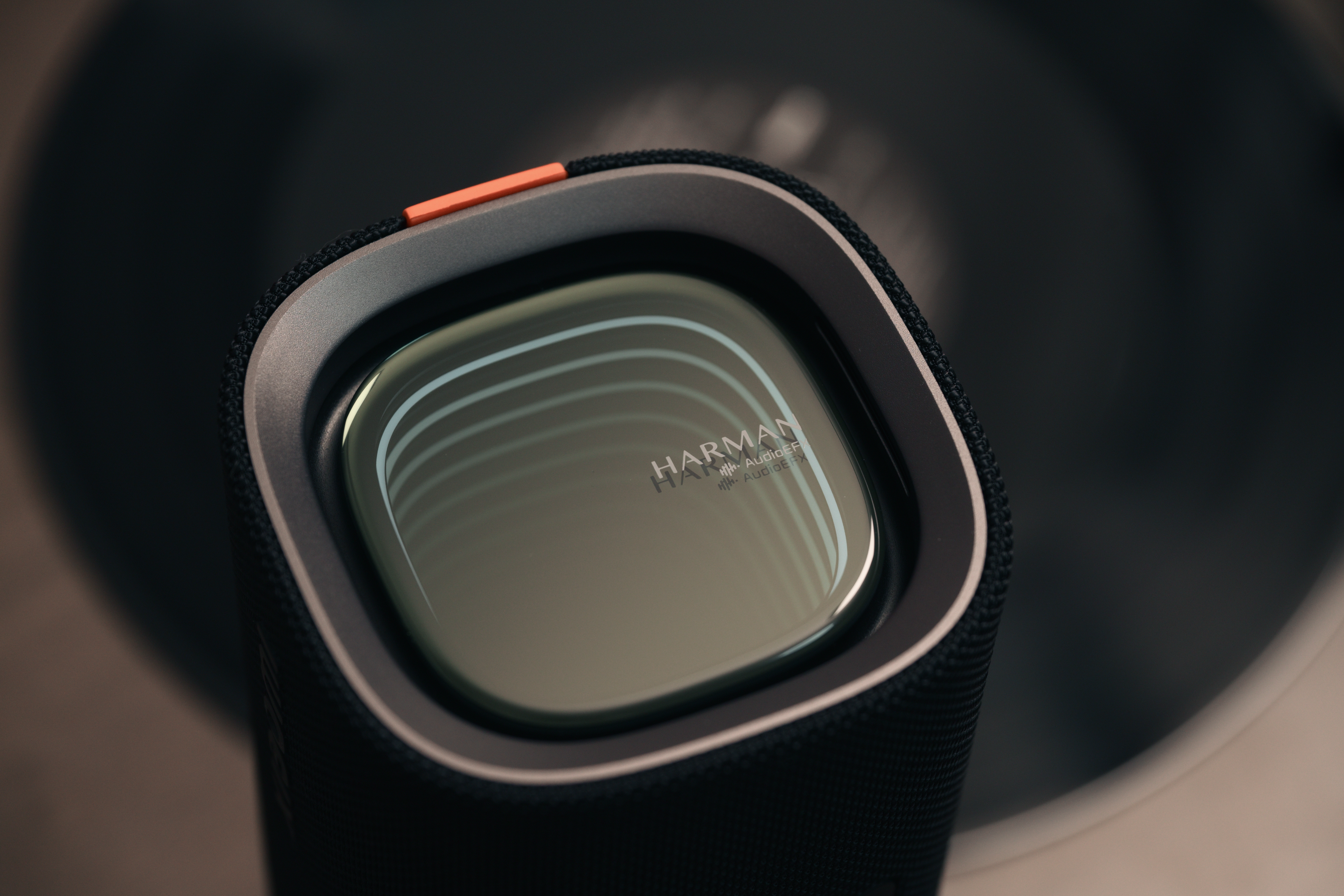 这是全新的 Xiaomi 蓝牙音箱 Pro，也就是各位一直「呼声极高」的 Sou