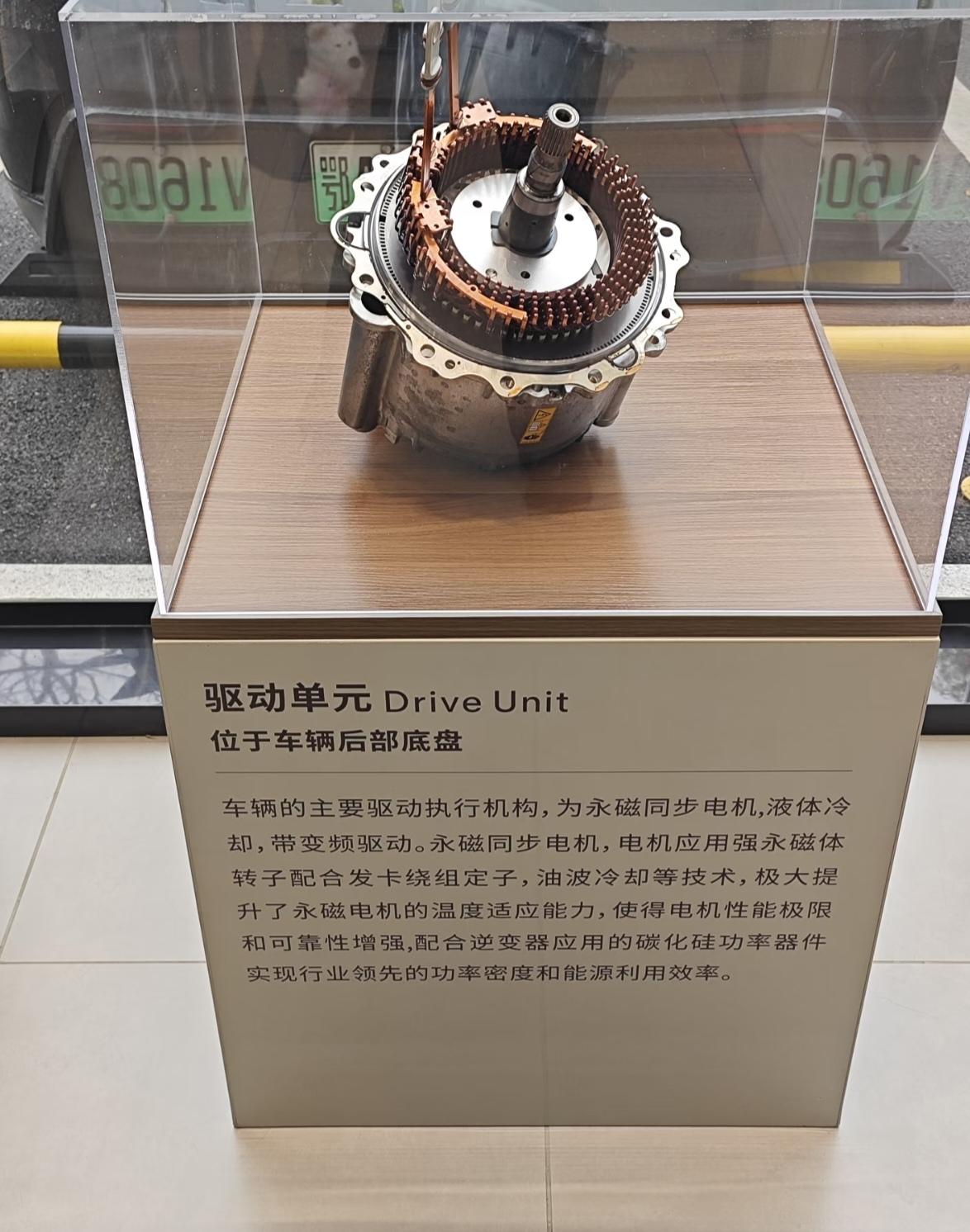 从来不在广告上消费的特斯拉，原来你把钱花在这些地方啦！天天被特斯拉极简的外观给哦