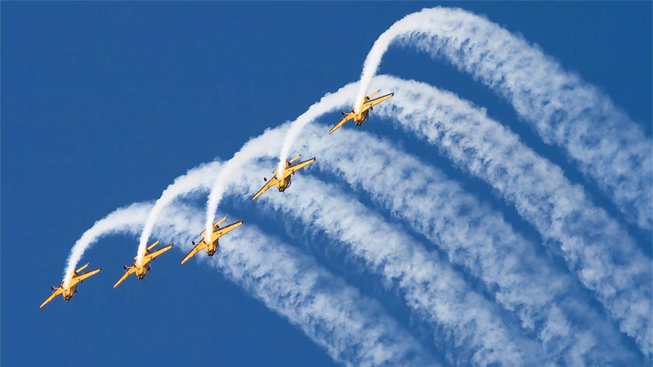 简单、便宜的小飞机，做好了也能挣钱的。这是新西兰太平洋航空航天公司生产的活塞式初