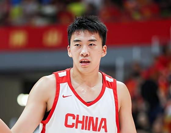 中国男篮！
大家发现没，在昨晚结束的男篮热身赛佛山站比赛，中国男篮83-78力克