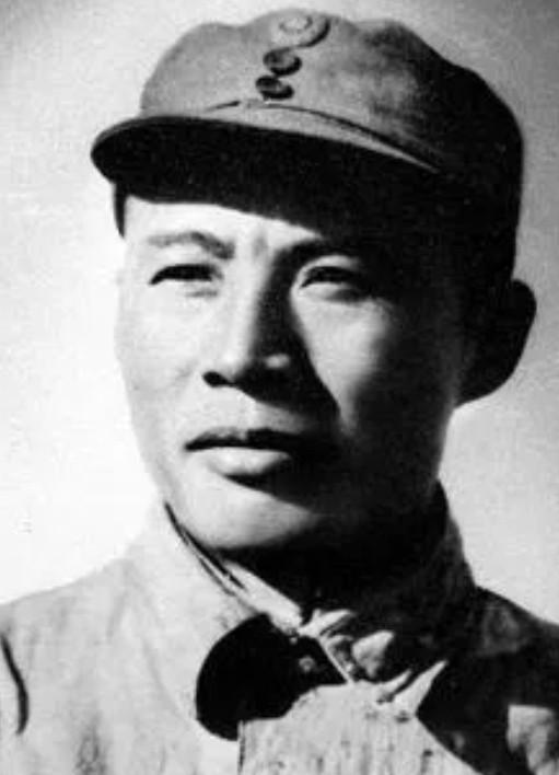 1937年，吕正操麾下一个营被日军包围，他正要率部营救，谁知军长却发来电报：“这
