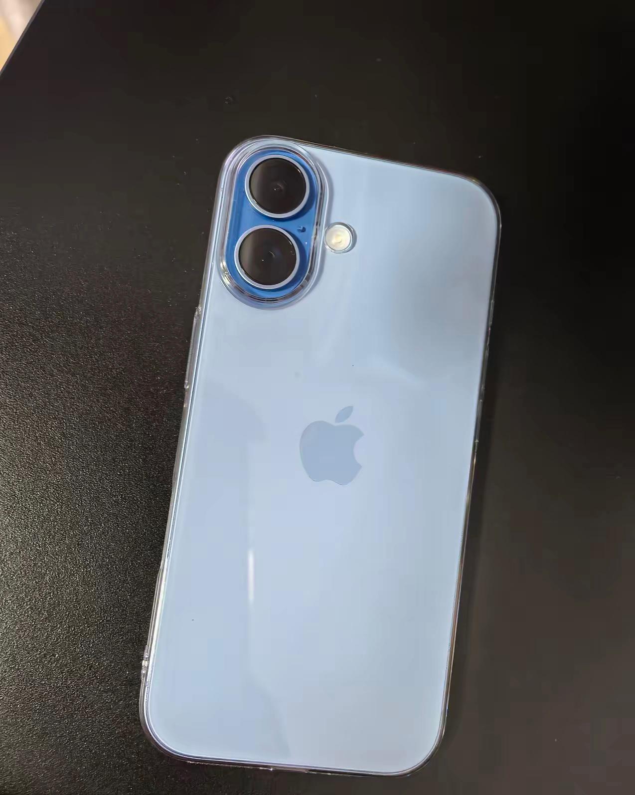 为什么网上那么多人喷苹果手机！
我一直想换苹果17基础版，于是在网上想看一看别人