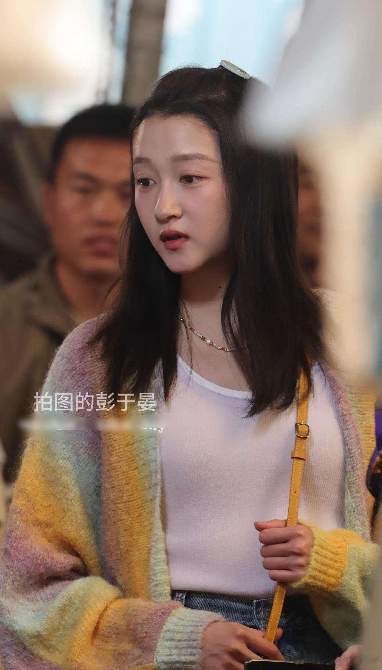 关晓彤生图路透，这算不算美女？ ​​​