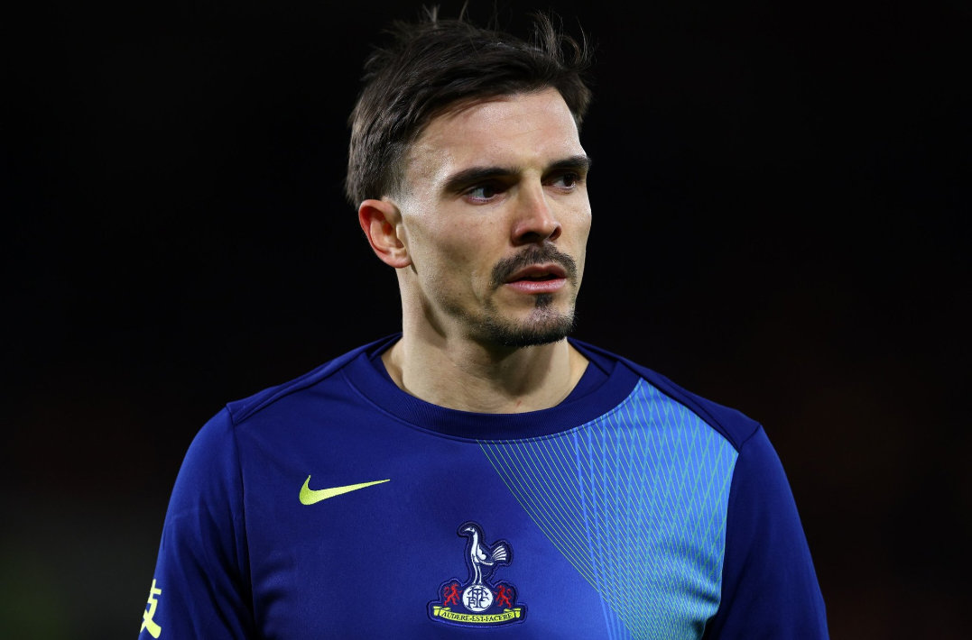 热刺正在重新考虑是否永久签下帕利尼亚。热刺拥有3000万欧元的买断条款，但就目前