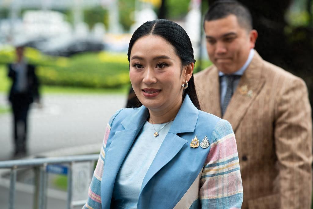 佩通坦出庭作证，案件审理进入关键时段，她能否恢复总理职务？

8月21日，因被泰