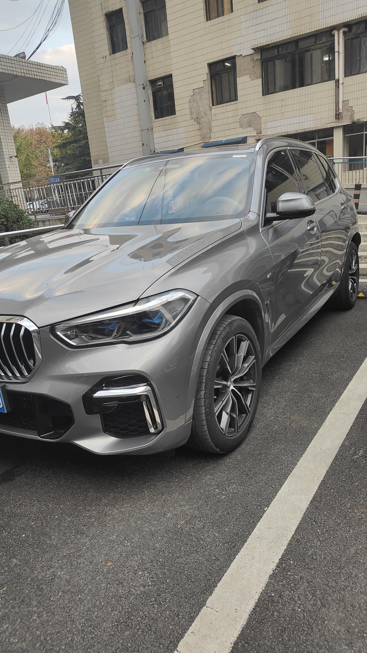 看看这是宝马X几呢？