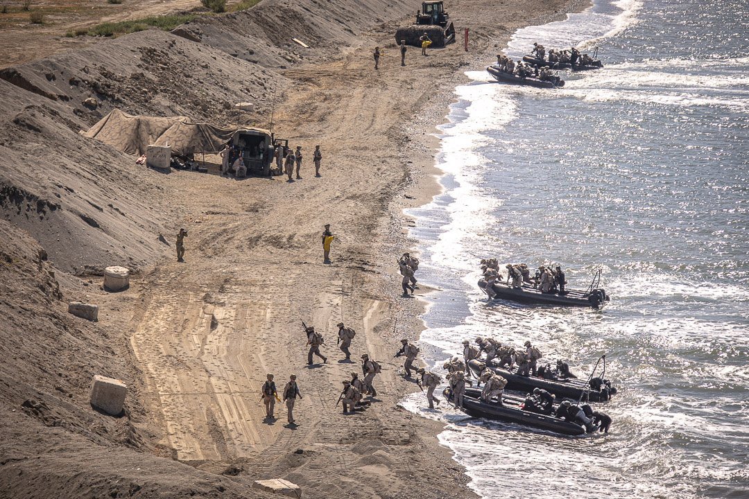 飞扬军事冲滩！ 