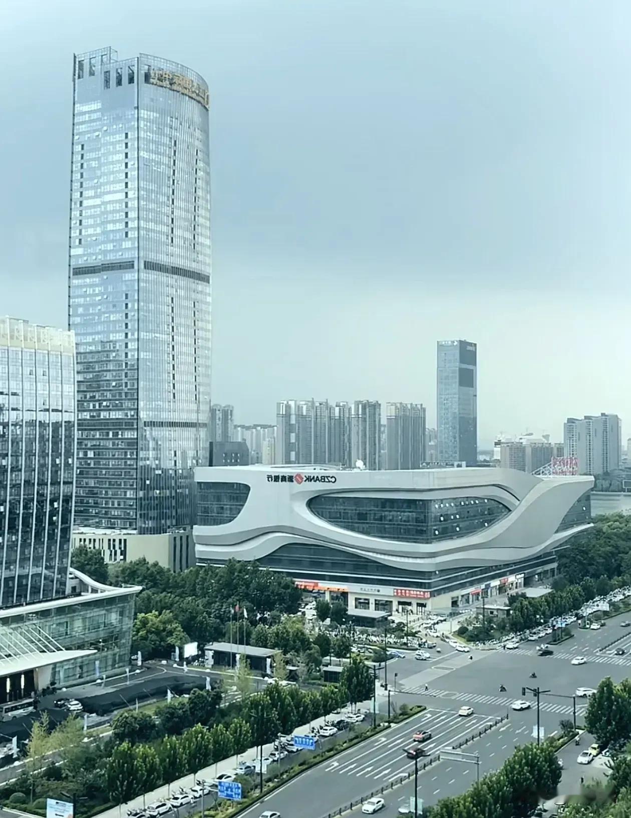 关于设立洛阳为直辖市的提议，确实有其独特的战略意义和地理优势。洛阳作为四大古都之