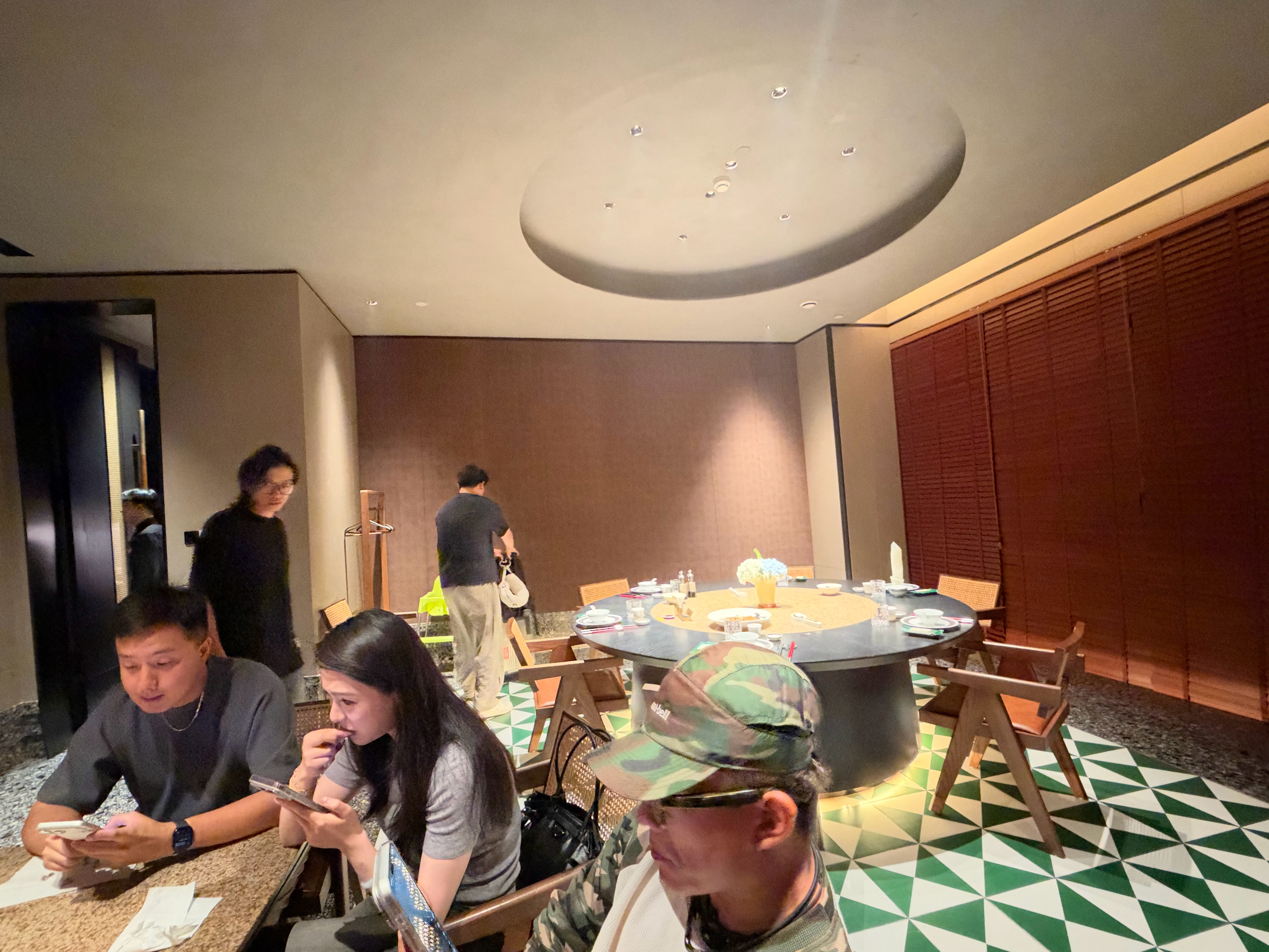 中午请各位网红吃饭依然是 UDG 食堂-兴旺 ​​​