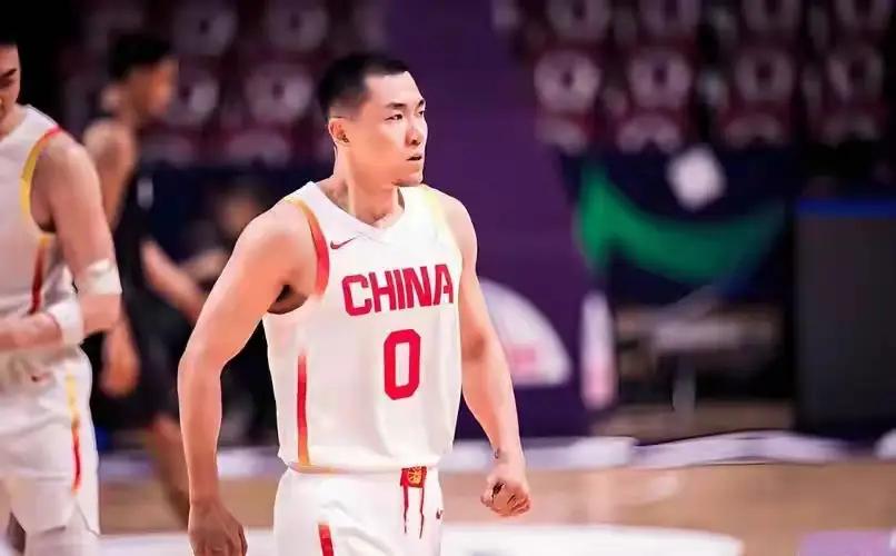 中国男篮惨败日本男篮，中国男篮出线形势十分艰难啊，高诗岩的表现也是遭到了很大的质