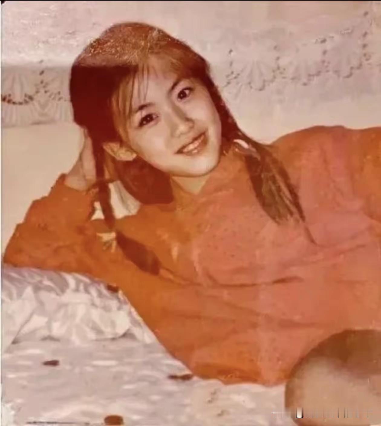 少女时期的田朴珺真好看，有种初恋脸的感觉。后来的她，好似百变女郎，可清纯可风情…