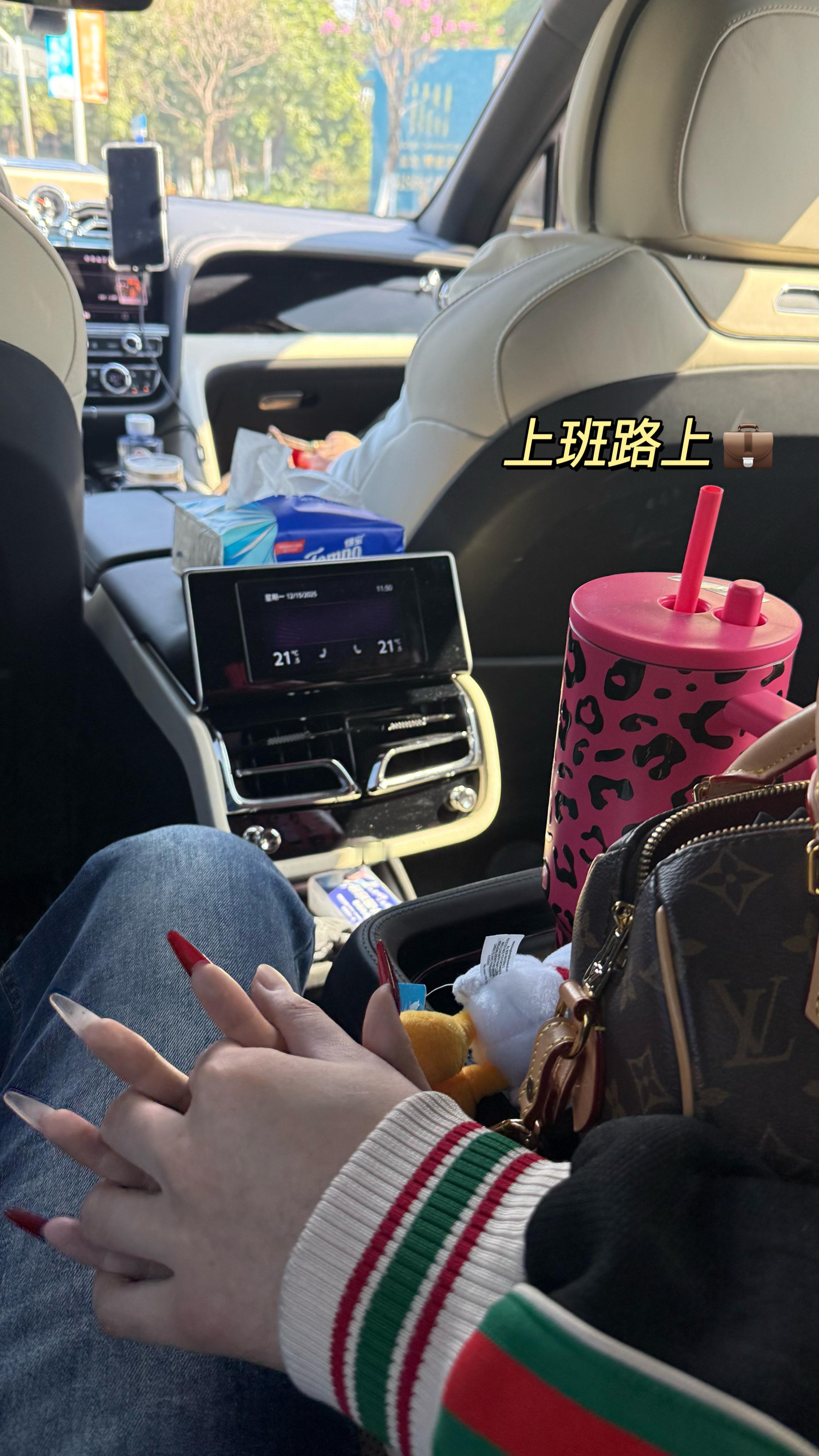 好像突然拥有了感知琐碎幸福的能力 时时刻刻都想举起手机记录下来🫰🏻 东莞·松