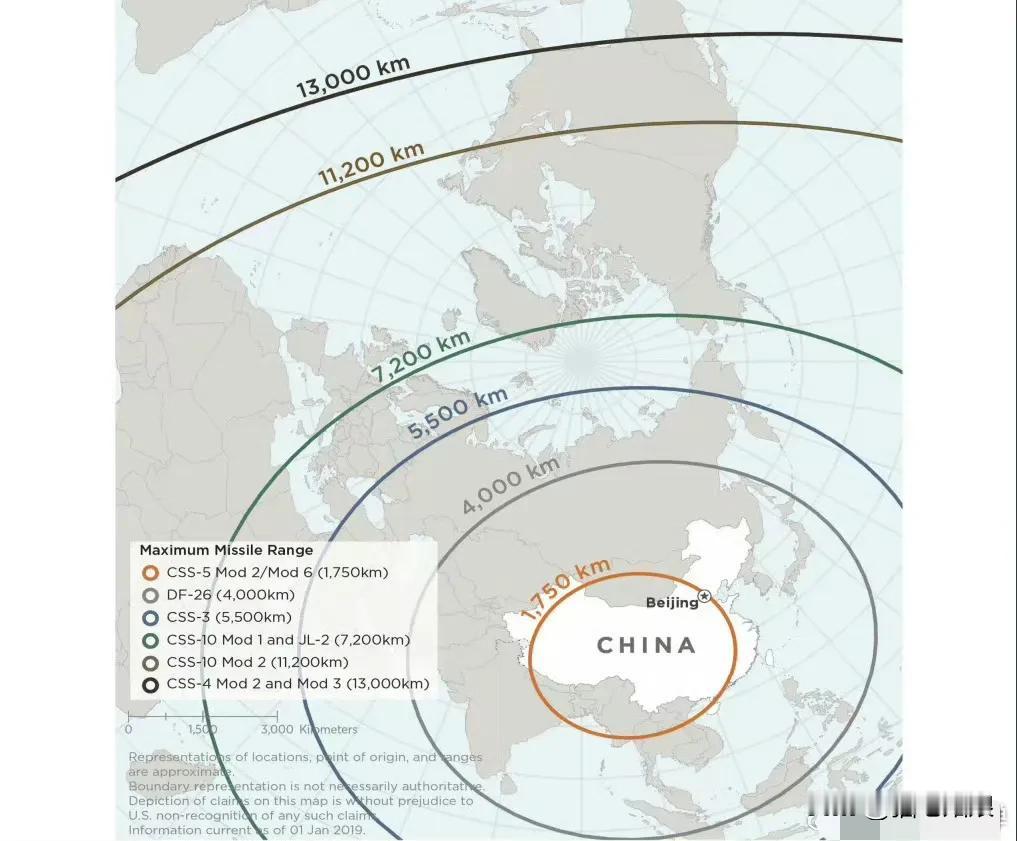 会议室的灯光有些昏暗，空气中弥漫着一种压抑的静谧。四个人围坐在长方形的会议桌旁，