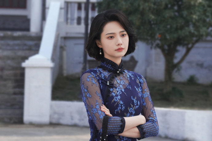 姜珮瑶穿旗袍的权威我后知后觉姜珮瑶民国风旗袍纯路人刷到直接沦陷！姜珮瑶的旗袍造型