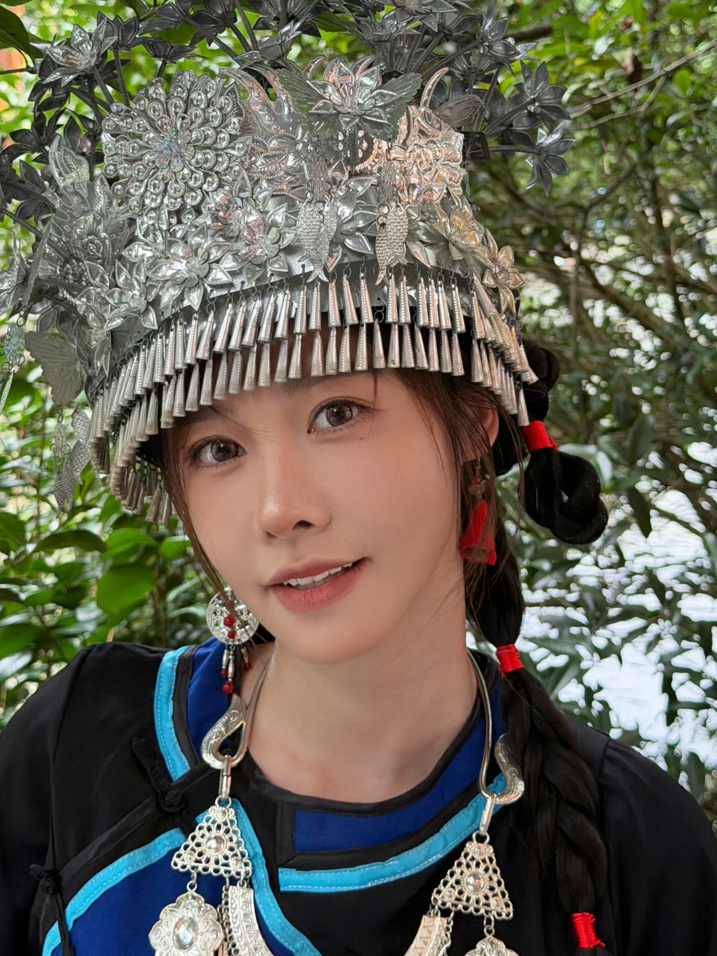马昕墨苗寨打卡 