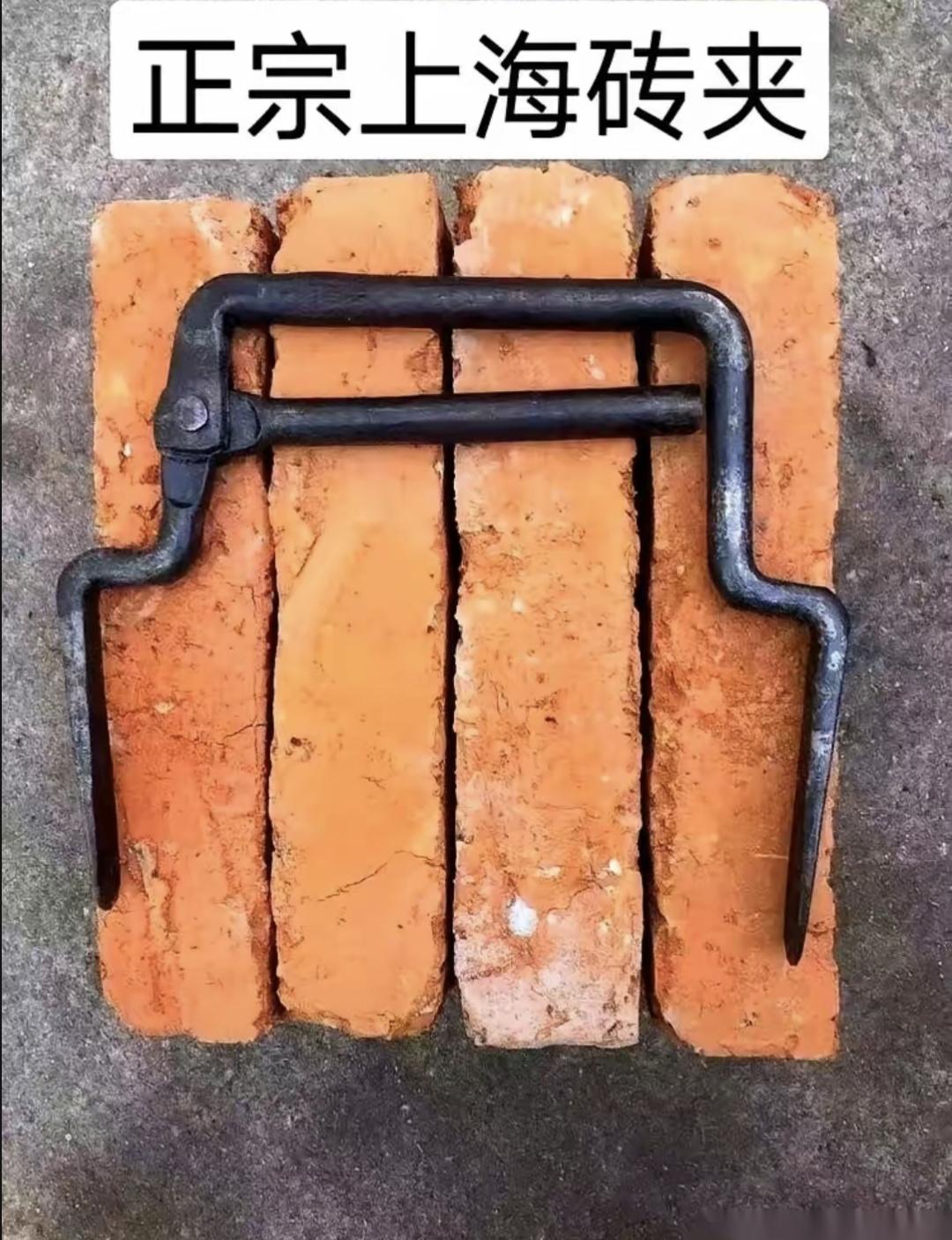 前两天刷到个视频，某烟草公司的团队号称用了三个月搞出个搬运神器。我以为是啥高科技