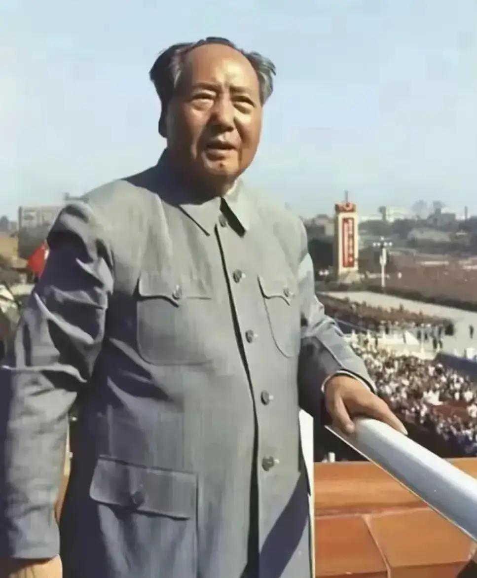 丰功伟绩永远值得我们怀念敬仰！