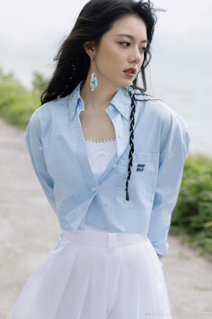 赵今麦  🍒赵今麦流浪地球3 🍒赵今麦韩朵朵 勇敢去面对生活中非常繁杂非常无