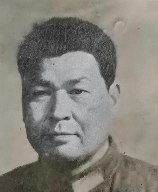 1972年，63军副军长余洪信，因奸污妇女，被连降五级，他气不过，竟在深夜持枪对
