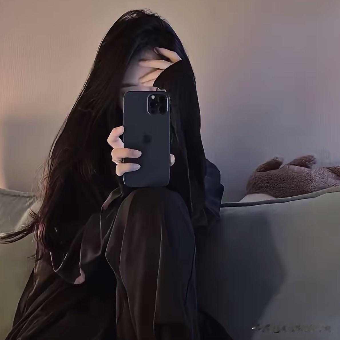女人要懂：

你别去逼一个男人回你消息

他不回你消息，你就应该明白是什么意思，