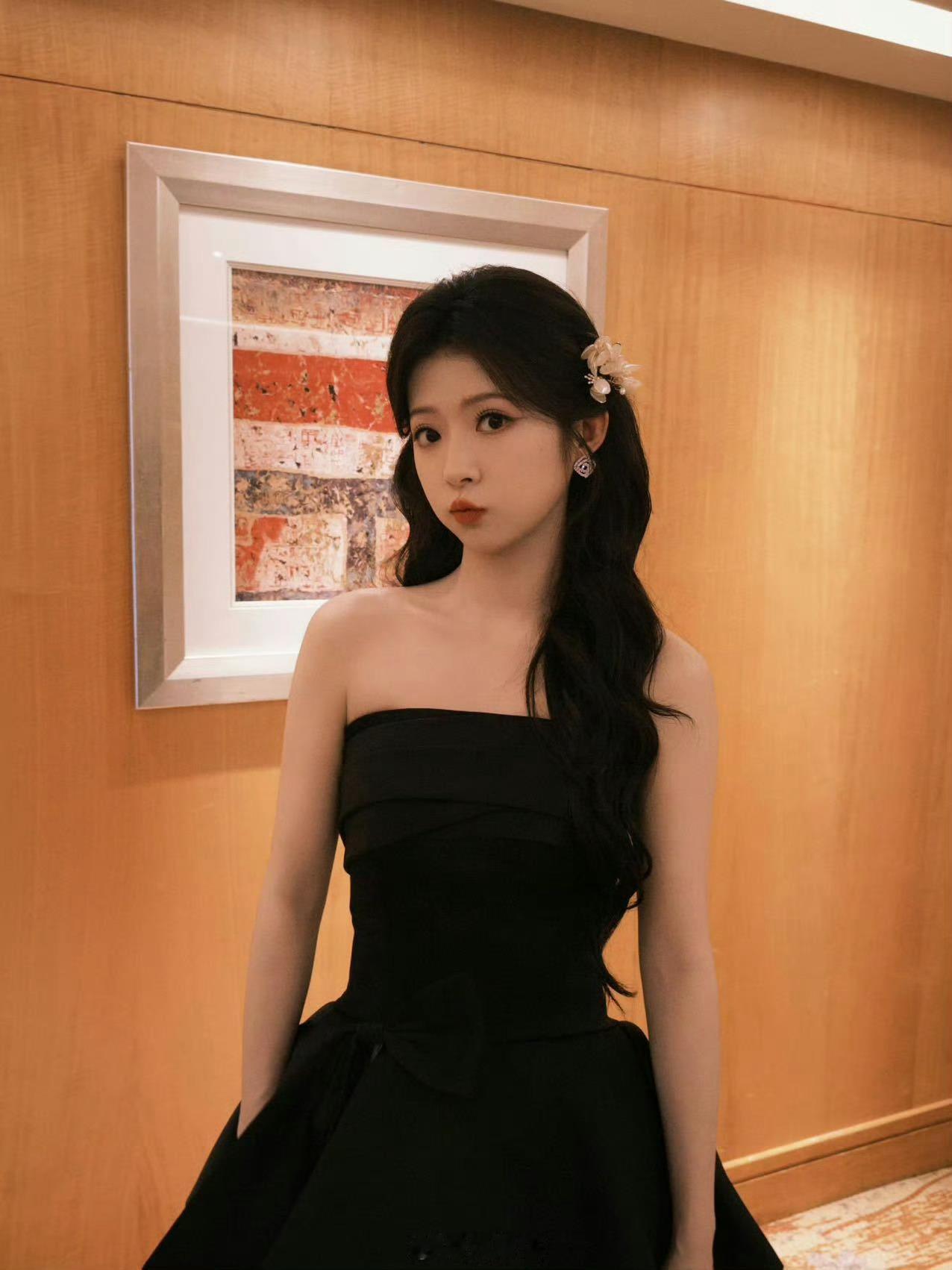 何蓝逗获最佳女主后第一部主演电影何蓝逗新电影定档七夕属实是双喜临门！何蓝逗斩获最