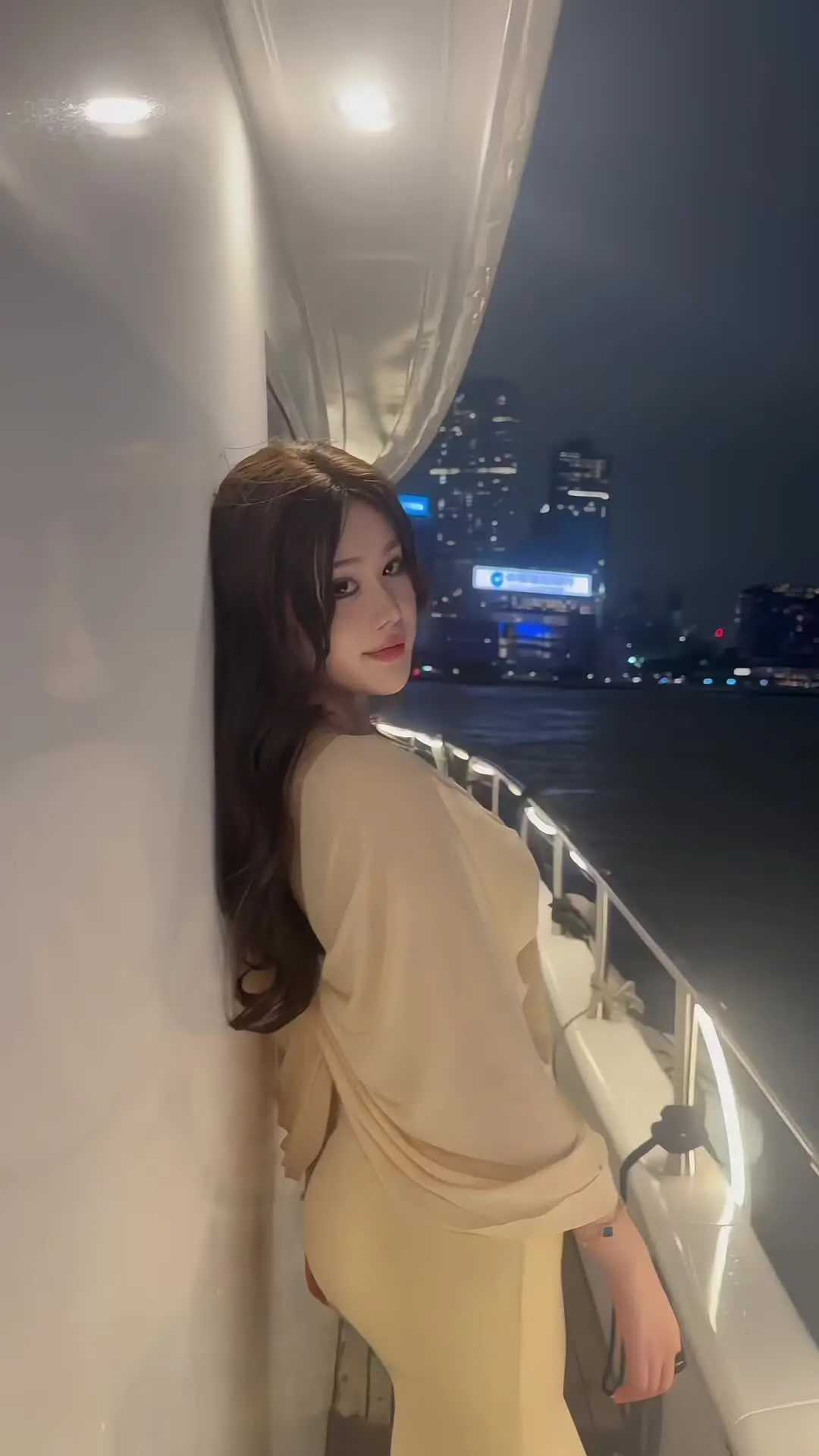 当我真正站在维多利亚港的时候我才不在乎你回不回我消息