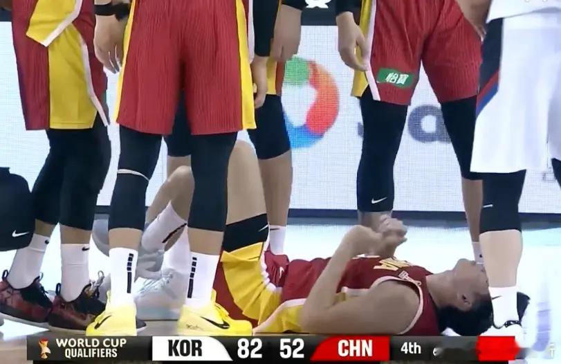 中国男篮返回国内：G2最高分程帅澎恐因脚伤 缺席俱乐部杯 北京时间12月2日，中