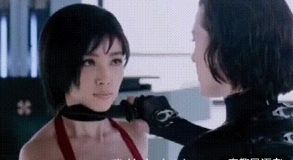 1996年，李冰冰刚出道就被富豪石涛，用两辆豪车和一套北京豪宅所打动，从此沦陷在