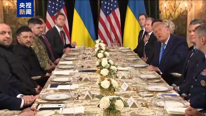 重磅！特朗普泽连斯基海湖庄园密谈，官宣俄乌均愿停火，领土谈判90%搞定，美乌将签