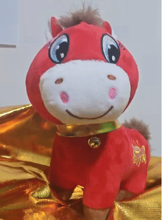 当全网还在为“哭哭马”的委屈脸买单时，江苏小伙滕先生已经让这匹小马玩起了“变脸”