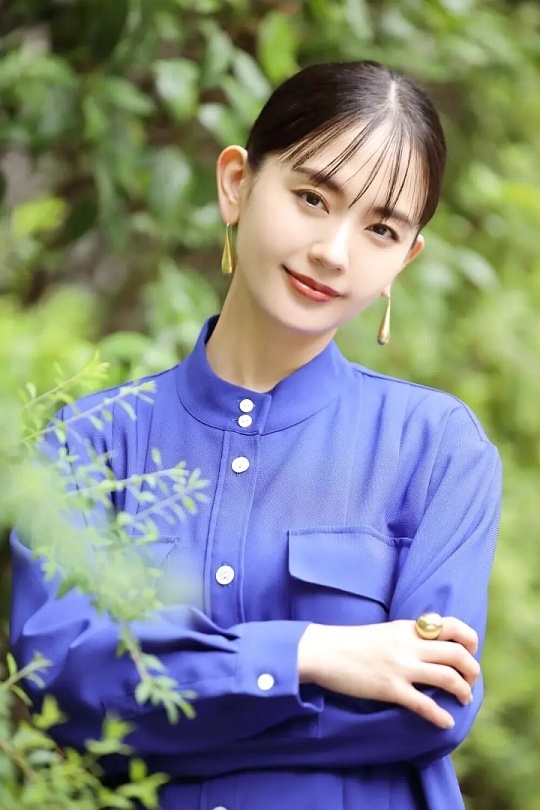 演员中村友理去世听闻演员中村友理离世的消息，心中满是惋惜，年仅44岁，与癌症顽强