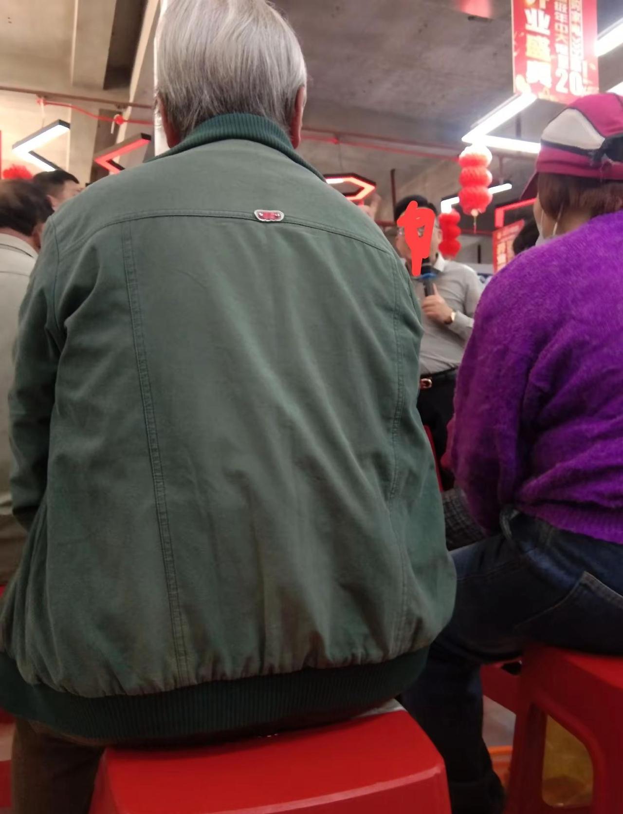 第一次去听洗脑团，大妈大爷