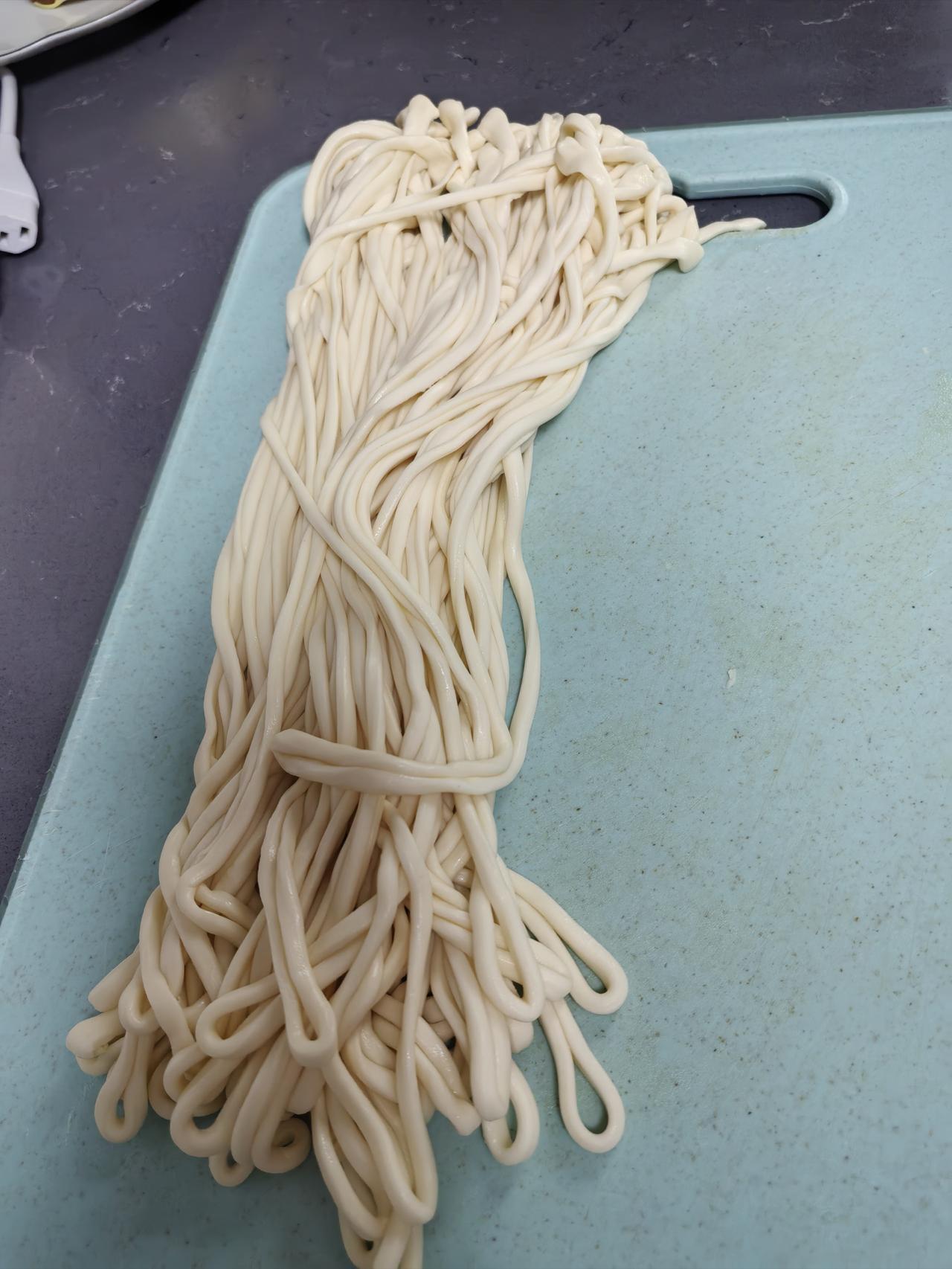 一个月挣10万
一年才120万
120万一年你满意吗？
好像也住不了大别墅
开不