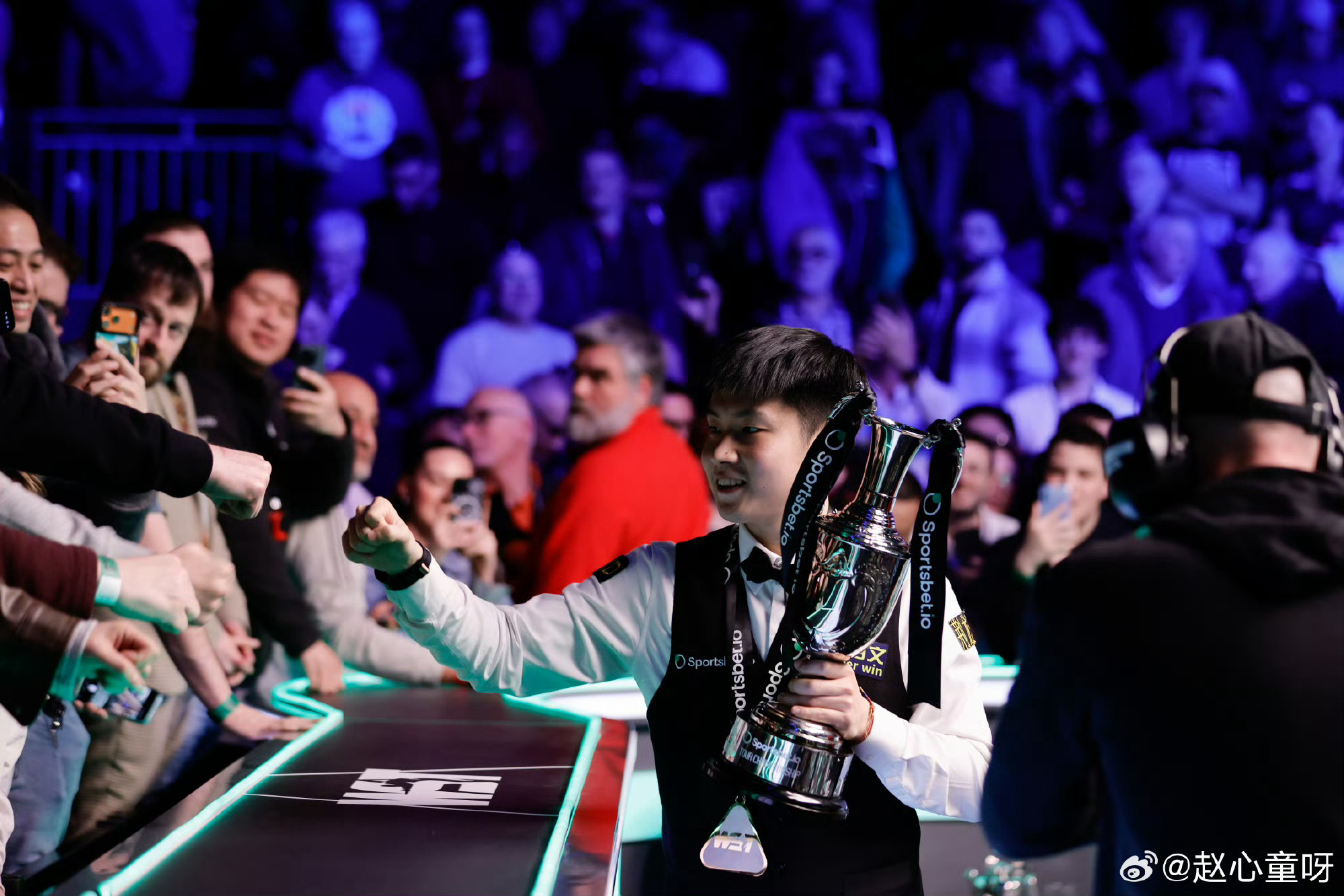 #赵心童发博庆祝第三冠##赵心童发博总结巡回锦标赛#夺冠后发博：巡回锦标赛，赛季