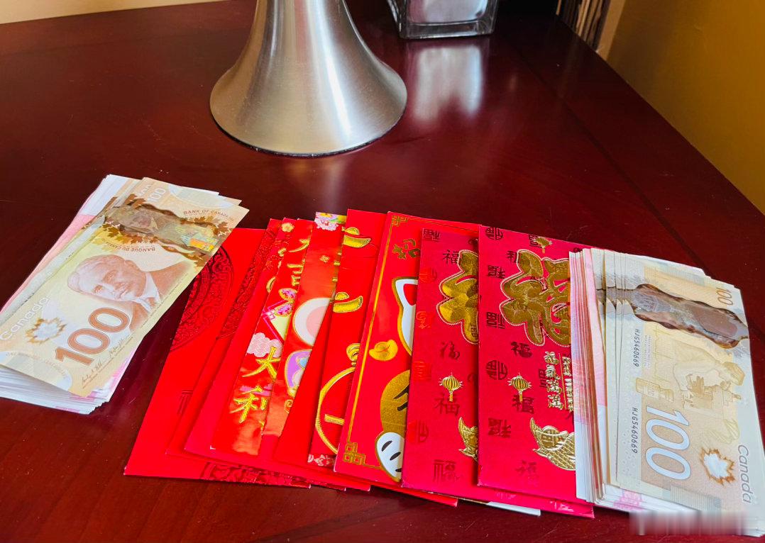 回国两周，最大的幸福莫过于与家人团聚在一起。与表弟妹们以及他/她们的爱人、孩子见