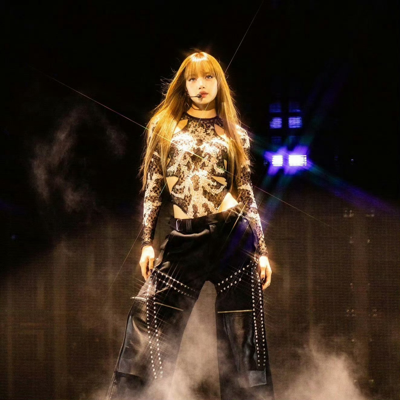 lisa首位在世界杯表演的kpop女艺人lisa首位在世界杯表演的泰国艺人  L