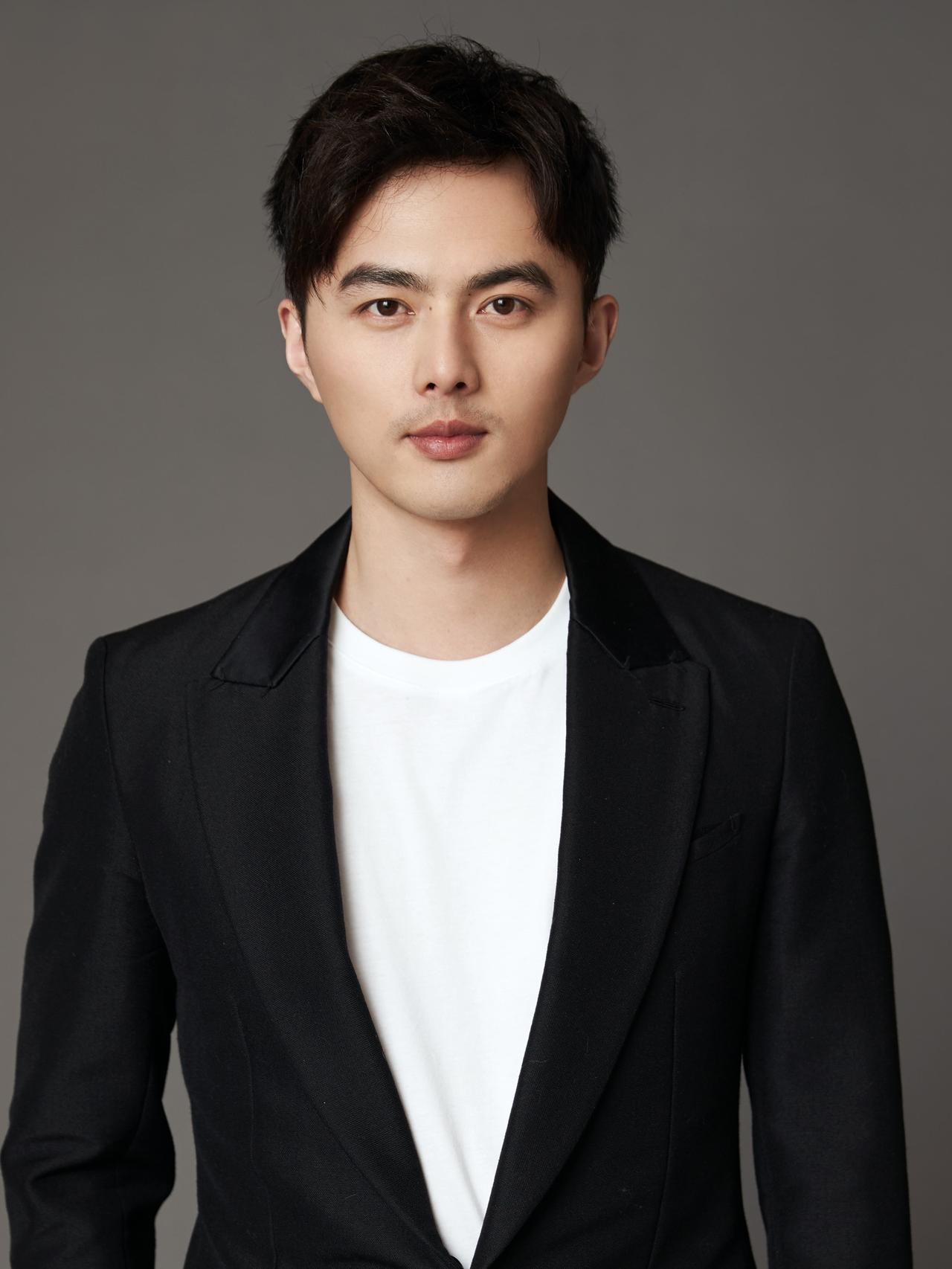 叶祖新：客串3分钟，凭“配角”叔圈翻红

42岁的叶祖新，没有大男主的戏份，却凭