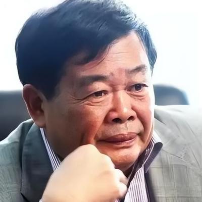 2015年，曹德旺拿出100万给一个小女孩换肾，可谁知，小女孩治愈后，却给曹德旺