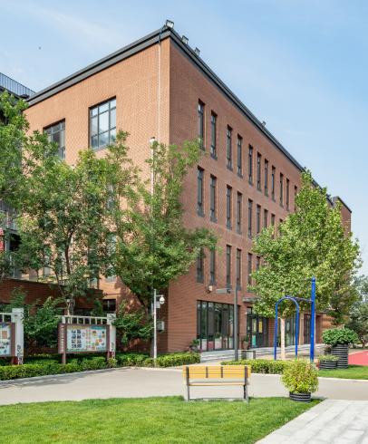 北京建筑大学在大兴，北京市唯一一所建筑类百年高校，北京市与住建部共建高校。学校源
