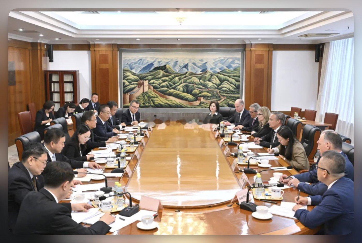 国家发改委：5月15日上午，发改委主任郑栅洁在委内会见波音公司总裁兼首席执行官奥